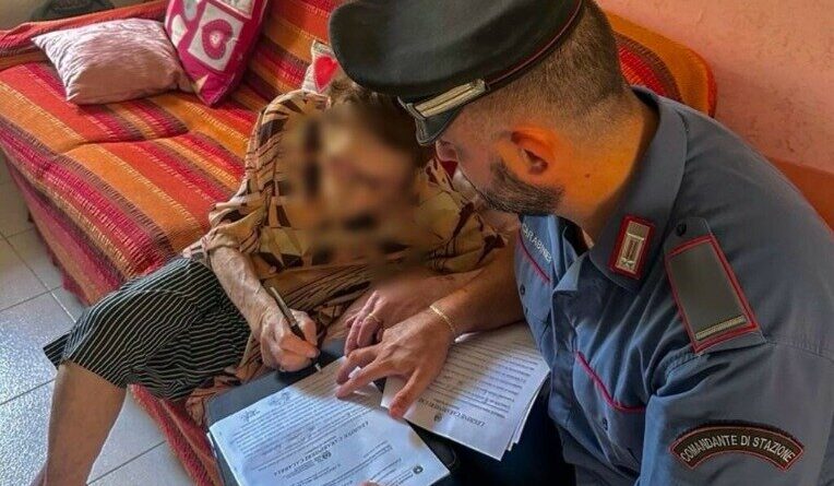 Anziana derubata dalla badante. I Carabinieri ritrovano e restituiscono il monile sottratto