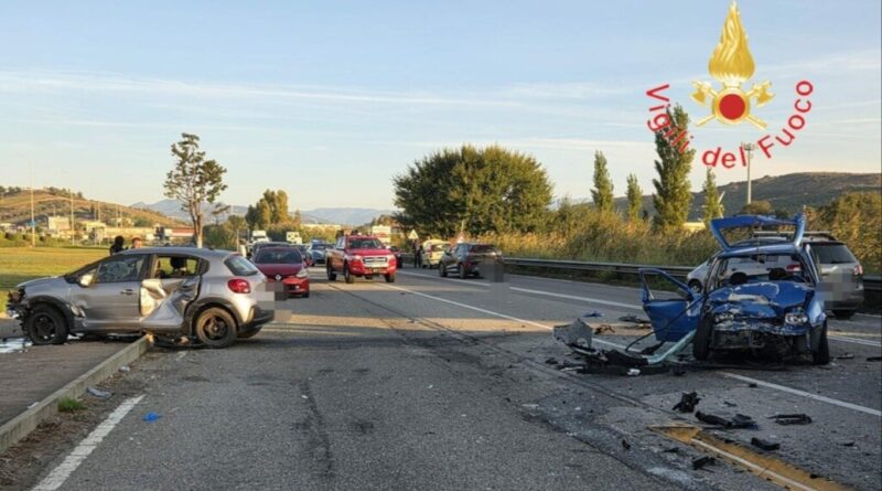 Incidente stradale in Viale Emilia, zona sud di Catanzaro