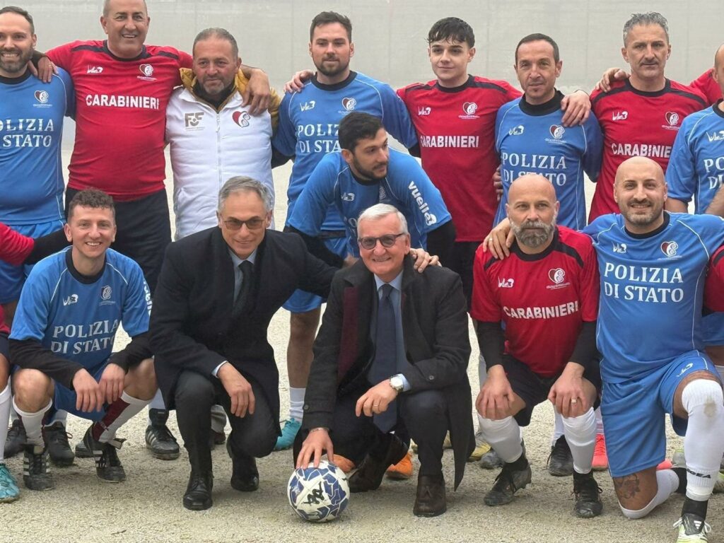 La Polizia di Stato partecipa, unitamente all’Arma dei Carabinieri, alla Partita del Cuore organizzata dall’associazione “Gli Angeli del Sorriso”