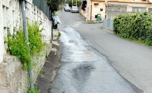Scandalo nel quartiere Campagnella, fogna a cielo aperto da 20 giorni: Sergio Costanzo attacca l’Amministrazione Comunale e chiede l’intervento di sua Eccellenza il Prefetto