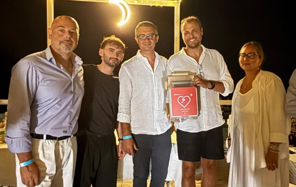 A Montepaone Lido aperitivo di beneficenza promosso dai Clubs della Zona 22 del Distretto Lions 108 YA, per acquistare un defibrillatore. Iannello: «La solidarietà diviene azione concreta»