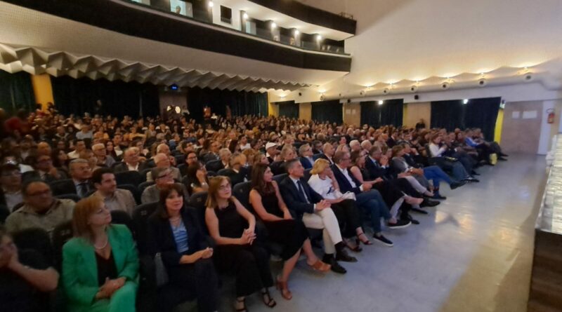 i ragazzi dell’Ipm di Catanzaro in scena al Teatro Comunale per realizzare i sogni dei piccoli pazienti