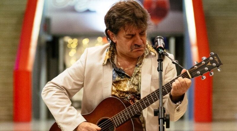 Il 24 settembre Peppe Voltarelli in concerto alla biblioteca “F. De Nobili”