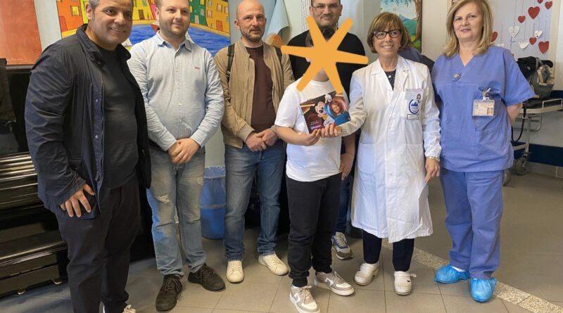 Catanzaro, l’ennesimo sogno realizzato dà il via alla nuova edizione della Cena Straordinaria Grazie alla solidarietà della città, un piccolo paziente oncologico vola a Disneyland mentre prende forma la terza edizione dell’evento benefico