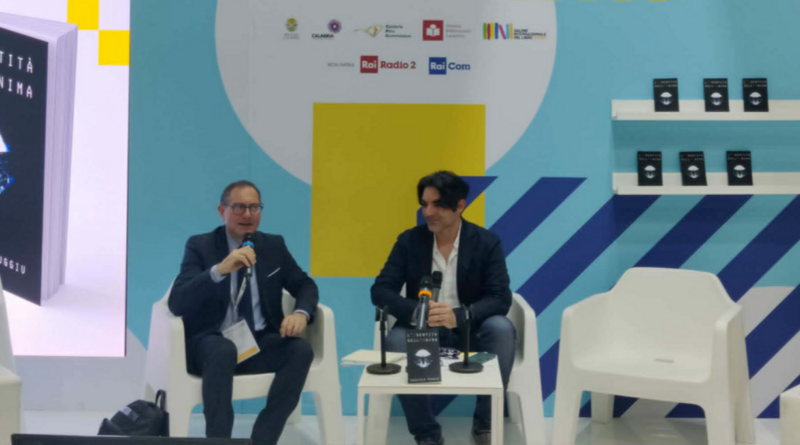 L'autore soveratese Gabriele Ruggiu, presenta la sua opera alla Fiera Internazionale del Libro a Torino