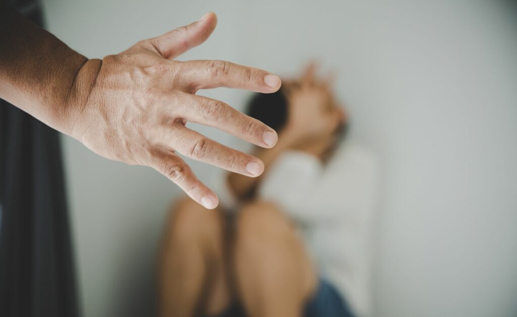 Maltrattamenti in famiglia e atti persecutori.