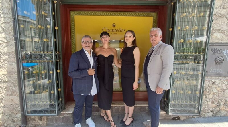 L’Oro di Capri arriva a Catanzaro: Chantecler in mostra da Caccavari