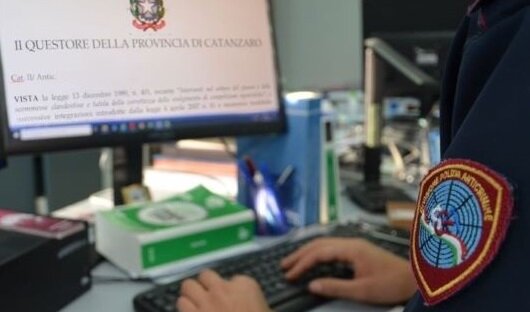Misure di Prevenzione: Il Questore di Catanzaro emette due provvedimenti di Avviso Orale Aggravato nei confronti di 2 persone della provincia.