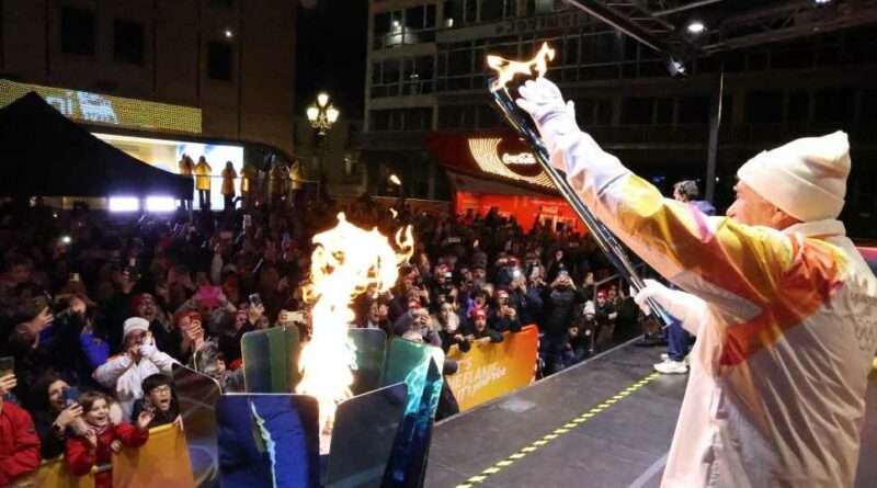 La torcia Olimpica torna a Catanzaro, e per sempre. L’omaggio della Fondazione Milano Cortina 2026 al capoluogo di regione per il contributo dato al viaggio della Fiamma