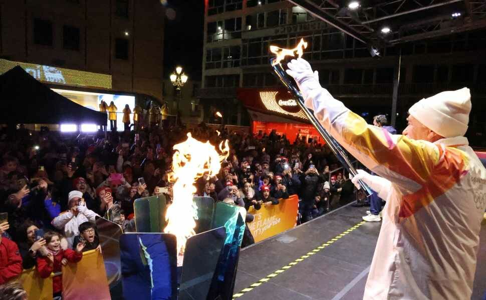 La torcia Olimpica torna a Catanzaro, e per sempre. L’omaggio della Fondazione Milano Cortina 2026 al capoluogo di regione per il contributo dato al viaggio della Fiamma
