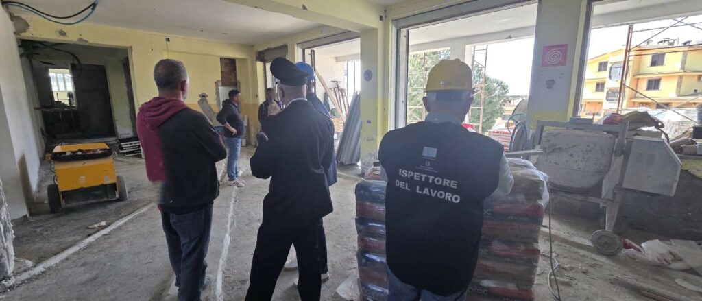 A Sellia M.na scoperto un cantiere edile con gravi irregolarità e tre lavoratori in nero. Scatta la provvisoria sospensione dei lavori e 100.000 euro di sanzioni amministrative.