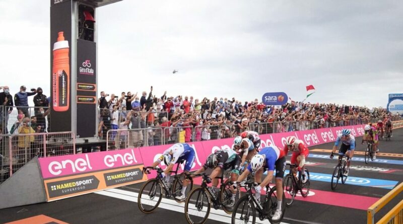 Giro d’Italia, Catanzaro aderisce al progetto “BiciScuola 2026”: oltre 40 classi cittadine coinvolte