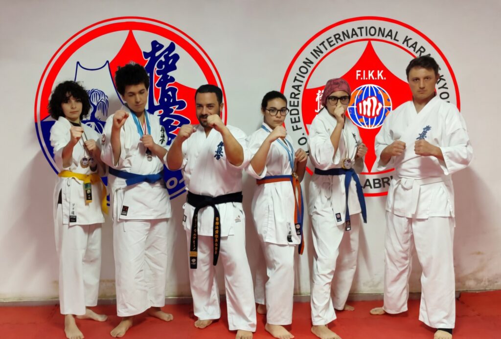 Successo al Campionato Regionale Interstile di Karate a Siderno Straordinario risultato per il Dojo Tamashi del Sensei Bruno Martino e i suoi atleti