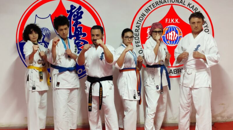 Successo al Campionato Regionale Interstile di Karate a Siderno Straordinario risultato per il Dojo Tamashi del Sensei Bruno Martino e i suoi atleti