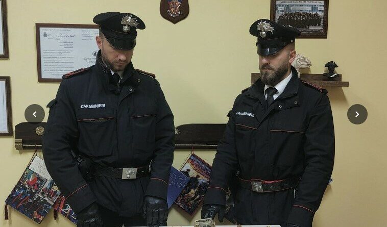 Deferito dai Carabinieri un uomo di Squillace per detenzione a fini di vendita di sostanze stupefacenti