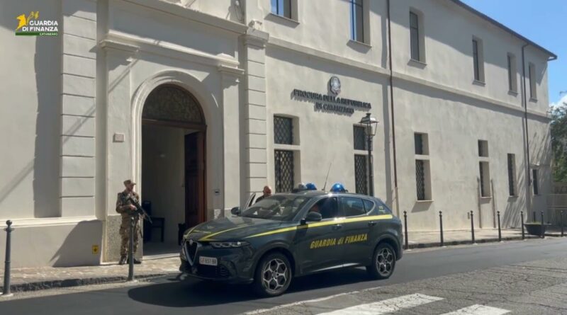 Soverato: Sequestrati oltre 3 Milioni di euro, unitamente al profitto del reato ammontante a circa euro 1,6 Milioni, in relazione ad ipotizzata associazione per delinquere finalizzata alla creazione di crediti d’imposta fittizi.