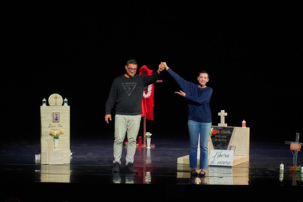 “Puzzle, donne a pezzi”: al Teatro Comunale di Catanzaro il dolore che diventa voce di rinascita con la straordinaria Stefania Pascali