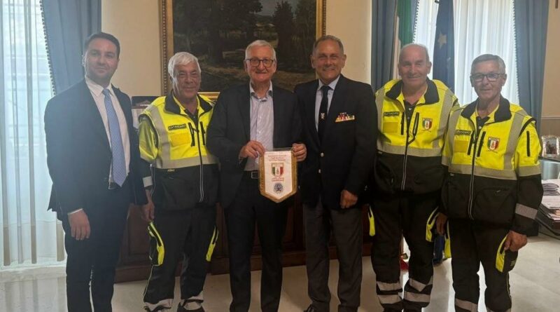 Il Prefetto Castrese De Rosa incontra l’Associazione Nazionale dei VV.F. di Catanzaro