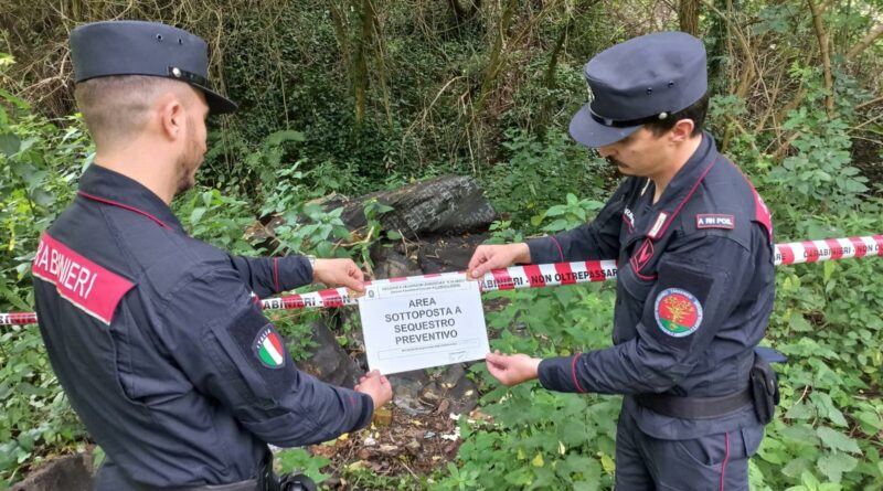 SCOPERTA A GERMANETO, DAI CARABINIERI DI CATANZARO, UNA DISCARICA ABUSIVA. CONTINUA LA LOTTA AI REATI AMBIENTALI.