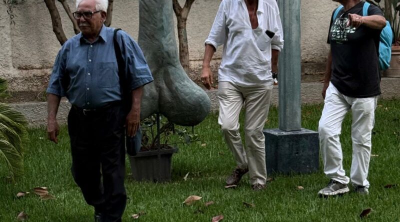Scultura monumentale alta tre metri e cinquanta collocata all'ingresso del MuSaBa: "Il Potere Fragile" del maestro Luigi Verrino Questa opera è dedicata a tutti quelli che si credono eterni