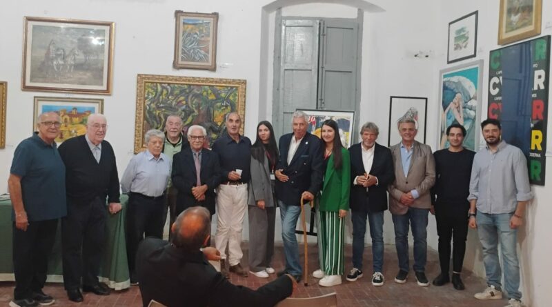 ARTratti tele in movimento promossa dalla Proloco di Cropani presieduta da Angelo Grano parte alla grande con il Principe Fulco di Calabria, il presidente BCC Spagnuolo, il sindaco Mercurio, l'artista Verrino, l'avv. Castagna